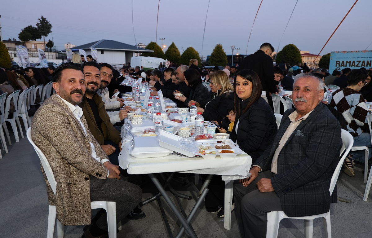 BAŞKAN YILDIZ, ÇALIŞMA ARKADAŞLARIYLA İFTAR SOFRASINDA BULUŞTU