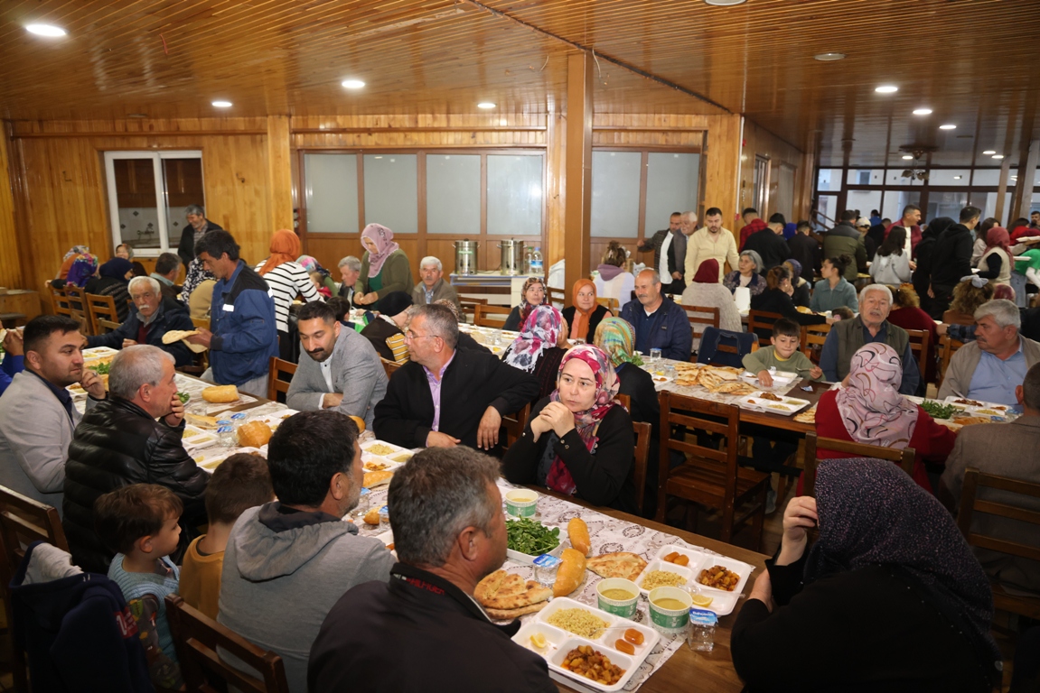 BAŞKAN YILDIZ, VATANDAŞLARLA İFTAR’DA BULUŞTU