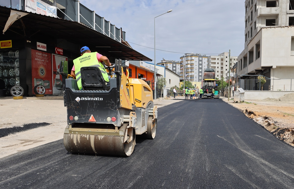 TOROSLAR’DA YOLLAR YENİLENİYOR