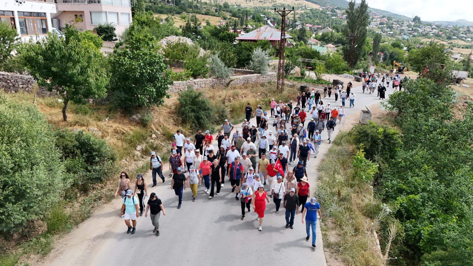 HER AY FARKLI BİR ROTA! TOROSLAR BELEDİYESİNİN DOĞA YÜRÜYÜŞLERİ YOĞUN İLGİYLE DEVAM EDİYOR - Görsel 19