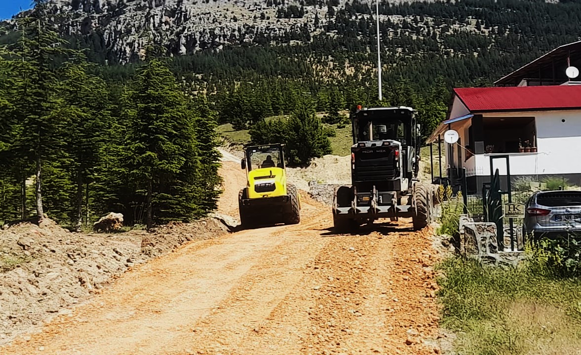 TOROSLAR’DA YENİ İMAR YOLLARI ULAŞIMA NEFES ALDIRIYOR