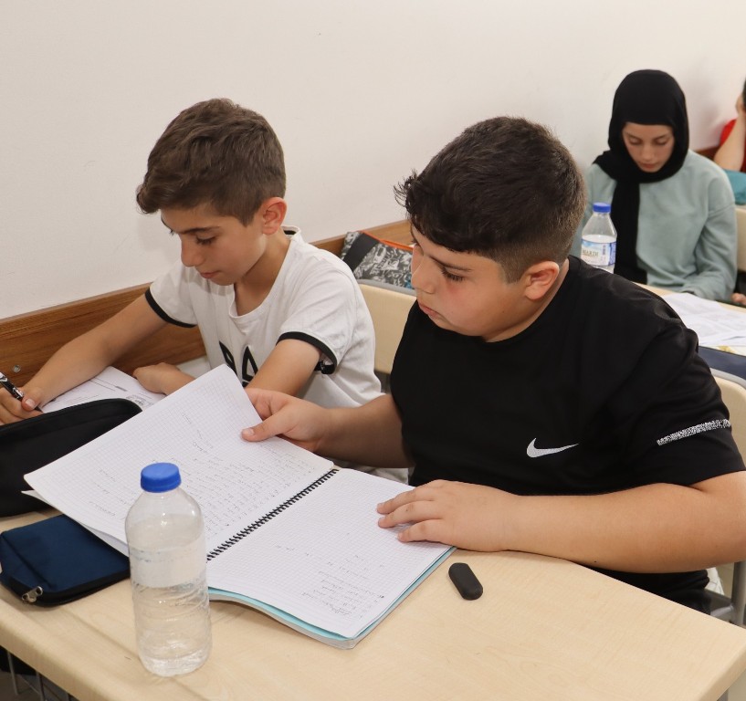 TOROSLAR AKADEMİ EĞİTİM MERKEZİ’NDE SINAVA HAZIRLANAN ÖĞRENCİLERE ETÜT DESTEĞİ
