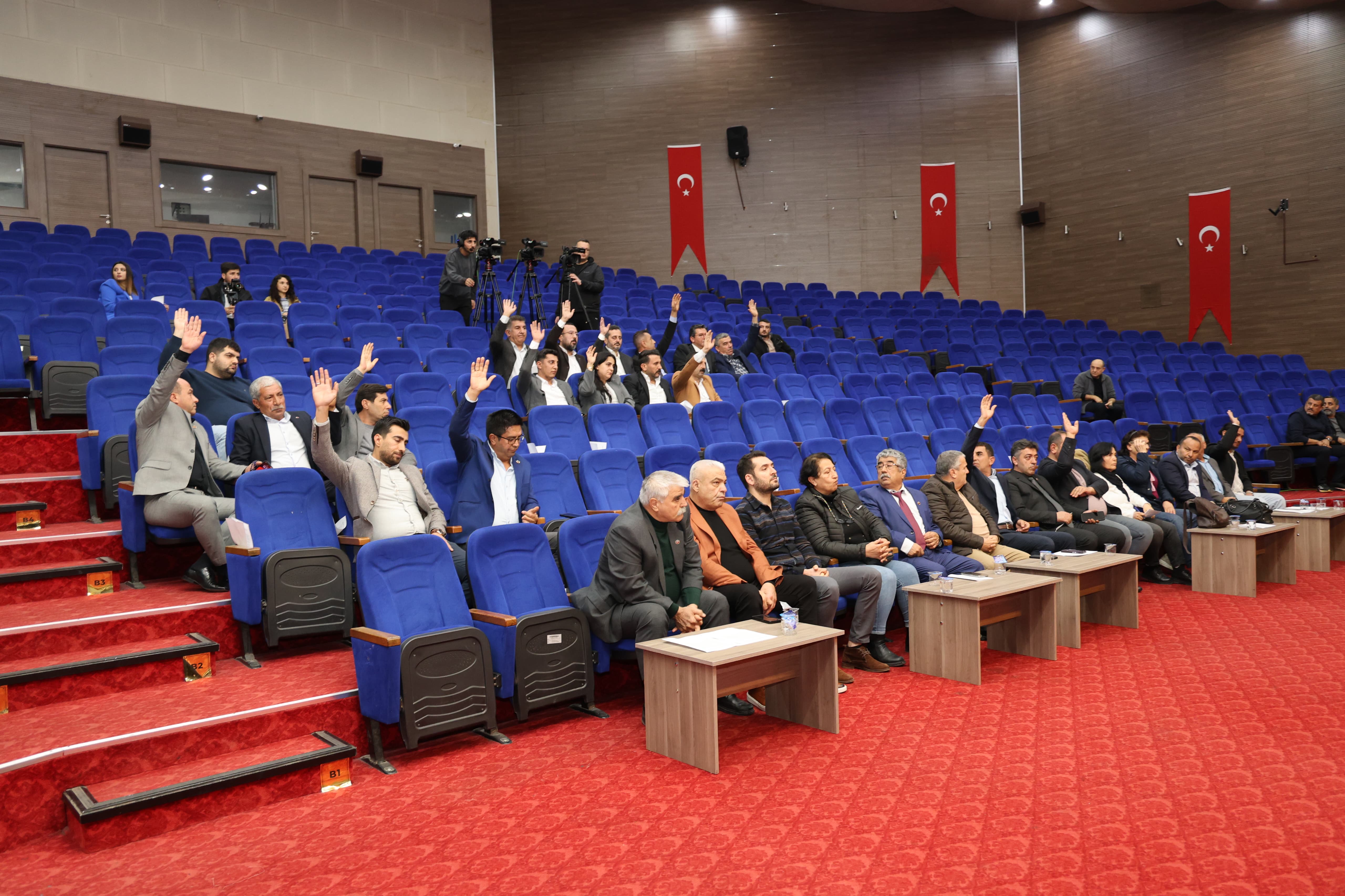 “TÜM SPOR TESİSLERİMİZ ÜCRETSİZ OLARAK HALKA AÇIK”