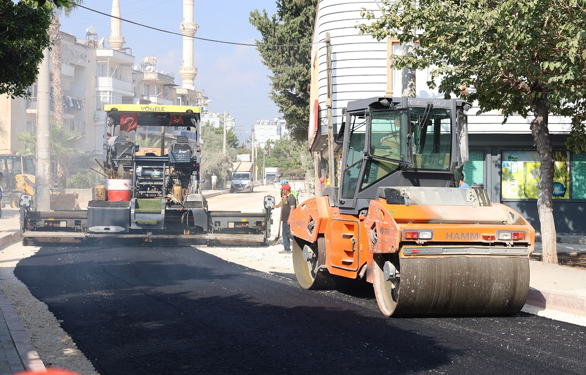 AKBELEN MAHALLESİ’NDE SICAK ASFALT ÇALIŞMASI TAMAMLANDI