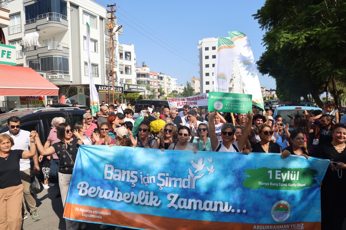 TOROSLAR BELEDİYESİNİN DÜNYA BARIŞ GÜNÜ ETKİNLİĞİ FARKLI RENKLERİ BULUŞTURDU
