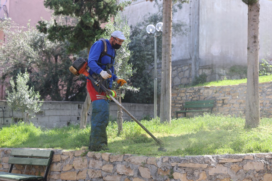 TOROSLAR’IN PARKLARINDA BAHAR TEMİZLİĞİ