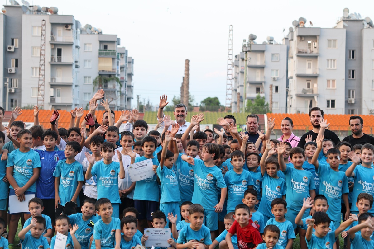 TOROSLAR BELEDİYESİ FUTBOL OKULUNDA SERTİFİKA HEYECANI