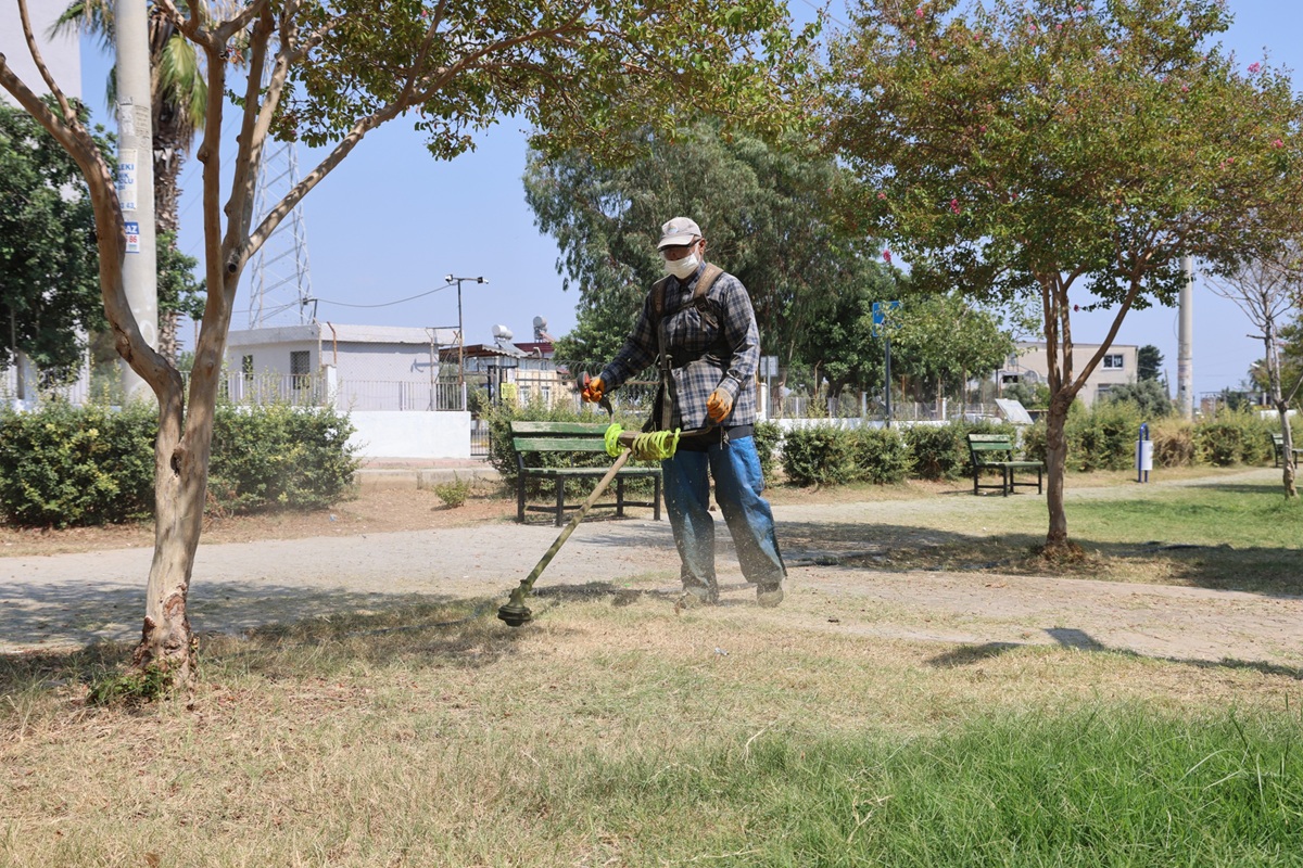 TOROSLAR’IN PARK VE YEŞİL ALANLARINDA BAKIM ÇALIŞMALARI HIZ KESMEDEN DEVAM EDİYOR - Görsel 4