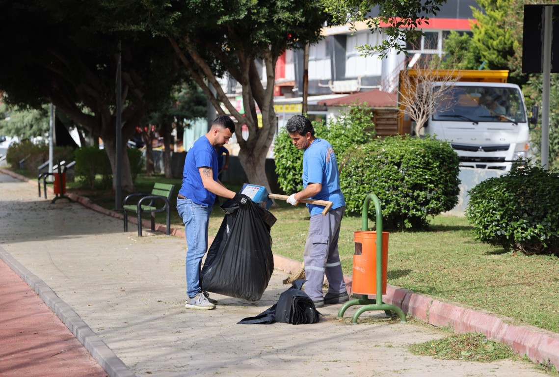 TOROSLAR’IN PARKLARINDA BAHAR TEMİZLİĞİ