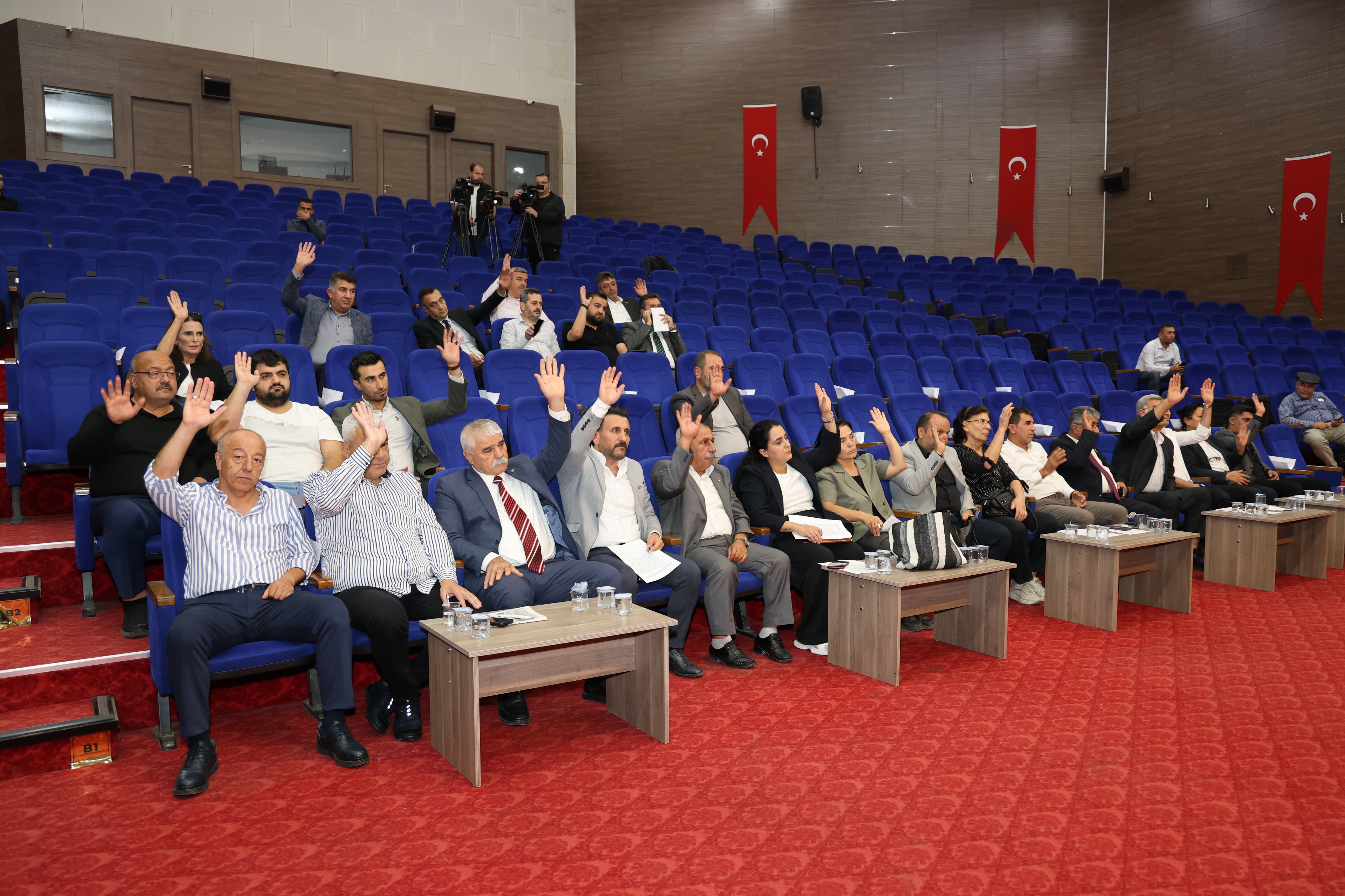 TOROSLAR BELEDİYE BAŞKANI YILDIZ’DAN KAYYIM UYGULAMALARINA TEPKİ