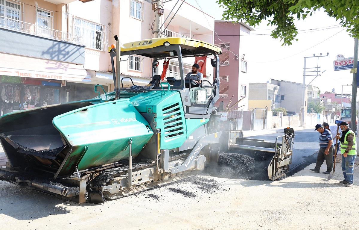 AKBELEN MAHALLESİ’NDE SICAK ASFALT ÇALIŞMASI TAMAMLANDI