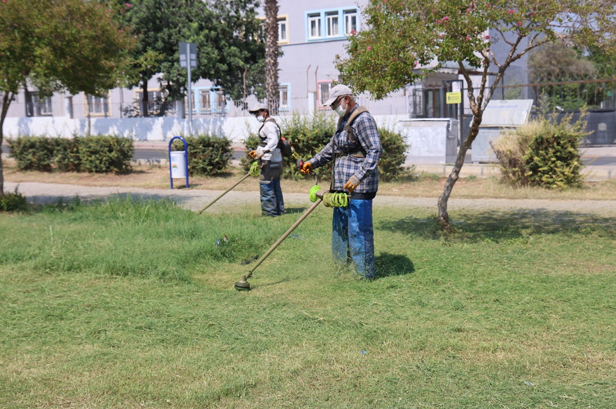 TOROSLAR’IN PARK VE YEŞİL ALANLARINDA BAKIM ÇALIŞMALARI HIZ KESMEDEN DEVAM EDİYOR - Görsel 2