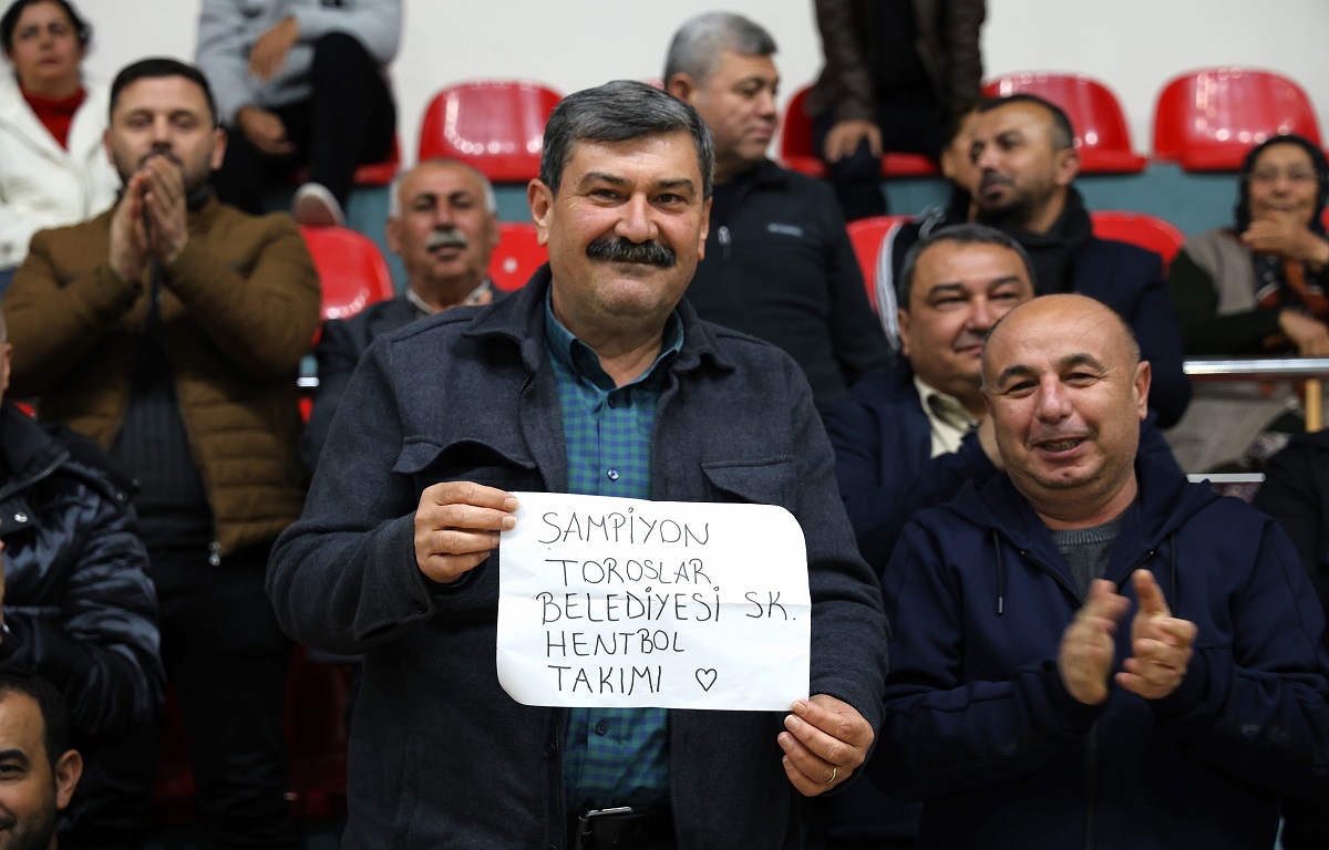 TOROSLAR’IN MELEKLERİ ZİRVEDE: KADIN HENTBOL TAKIMI PLAY-OFF’A YÜKSELDİ