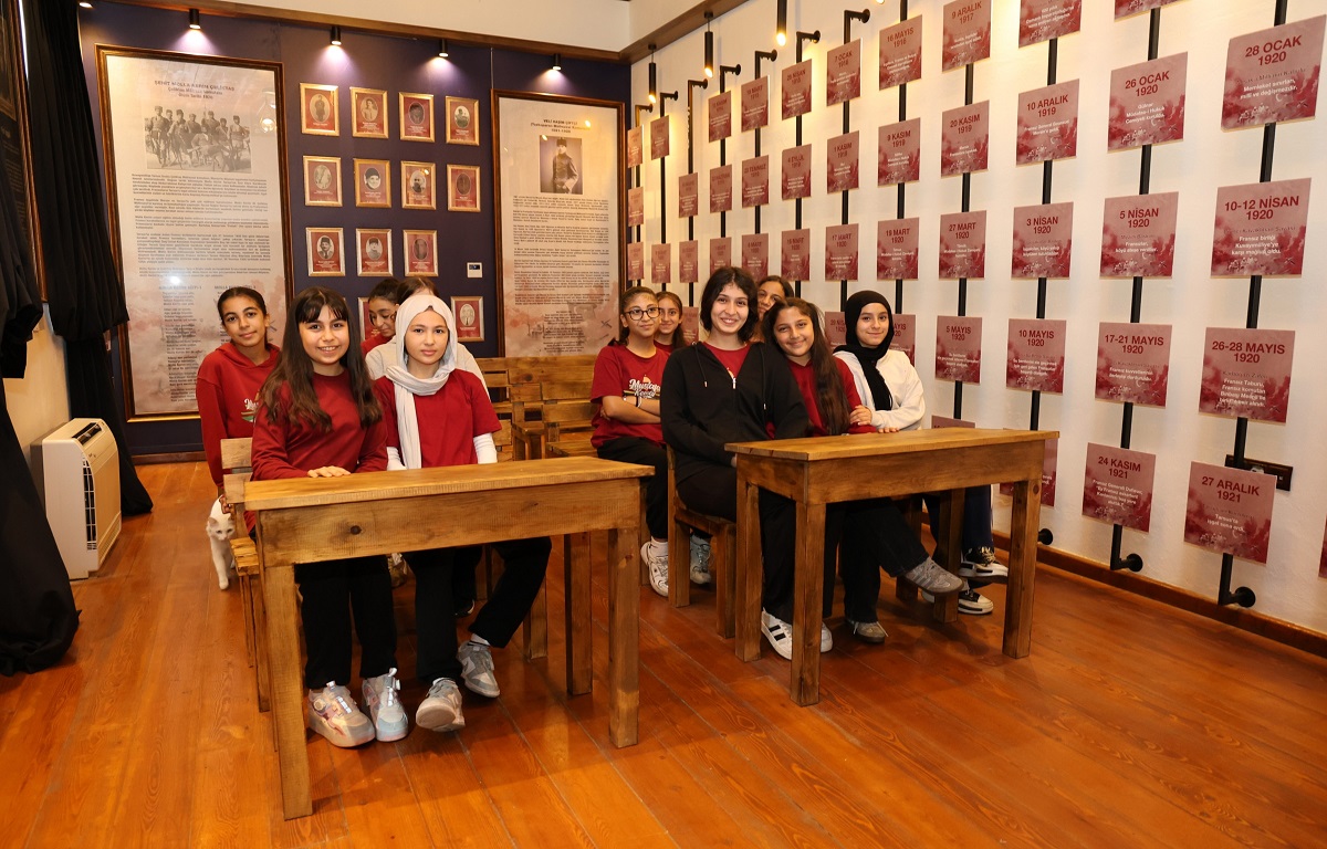 BAŞKAN YILDIZ, ÖĞRENCİLERİ KUVAYİ MİLLİYE KARARGÂHI’NDA AĞIRLADI