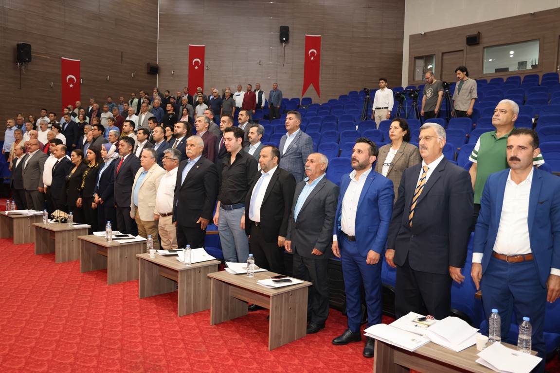 TOROSLAR BELEDİYESİNDE YENİ DÖNEMİN İLK MECLİS TOPLANTISI YAPILDI
