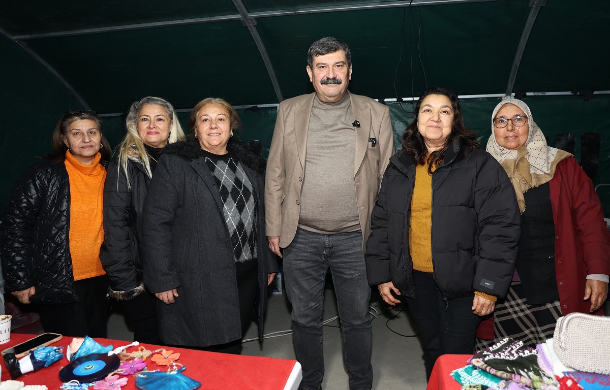 TOROSLAR CUMHURİYET ALANI YILBAŞI PAZARIYLA ŞENLENDİ