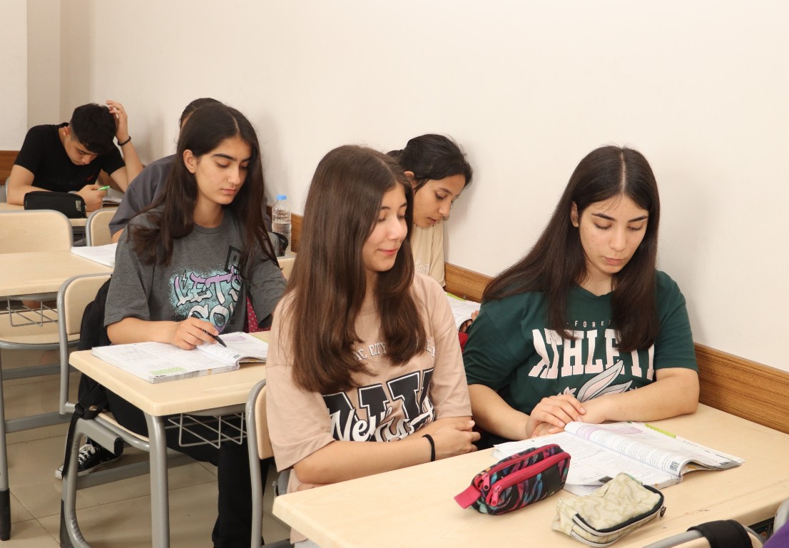 TOROSLAR AKADEMİ EĞİTİM MERKEZİ’NDE SINAVA HAZIRLANAN ÖĞRENCİLERE ETÜT DESTEĞİ