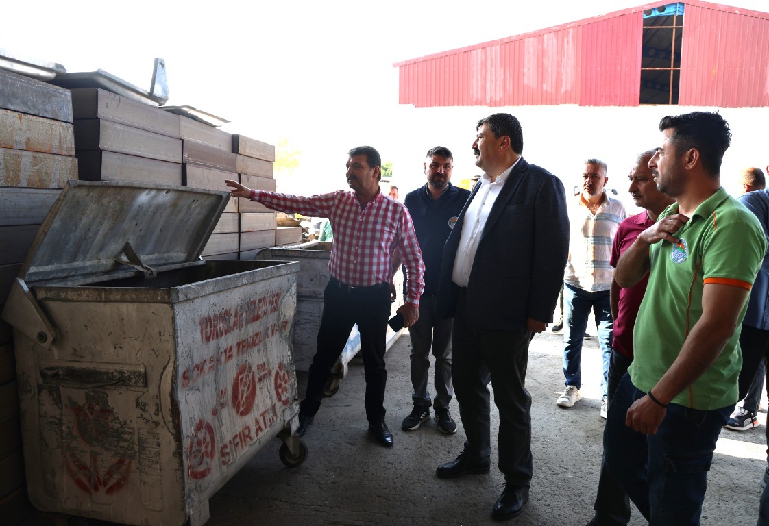 BAŞKAN YILDIZ, MAKİNE İKMAL SAHASINDA İNCELEMELERDE BULUNDU