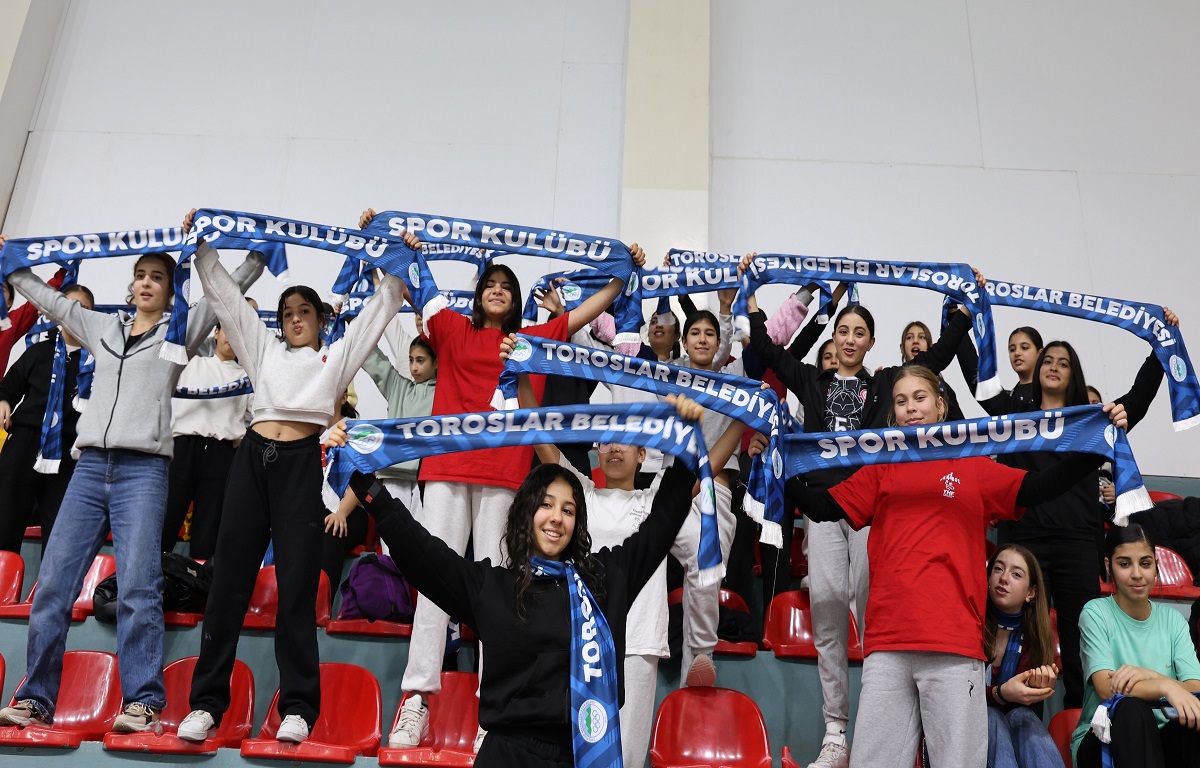 TOROSLAR’IN MELEKLERİ ZİRVEDE: KADIN HENTBOL TAKIMI PLAY-OFF’A YÜKSELDİ
