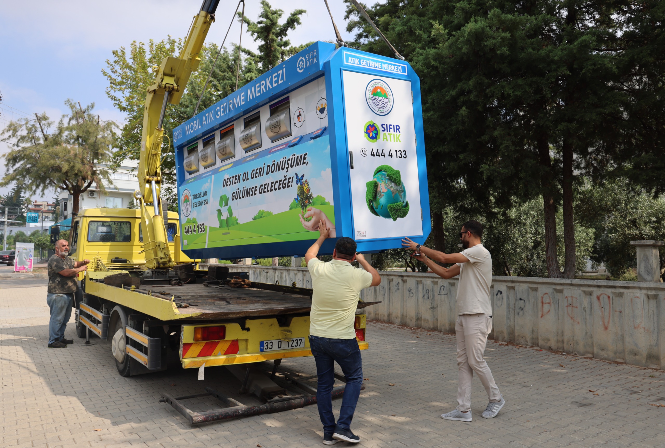 TOROSLAR’DA SIFIR ATIK SEFERBERLİĞİ: MOBİL ATIK GETİRME MERKEZİ MAHALLELERDE