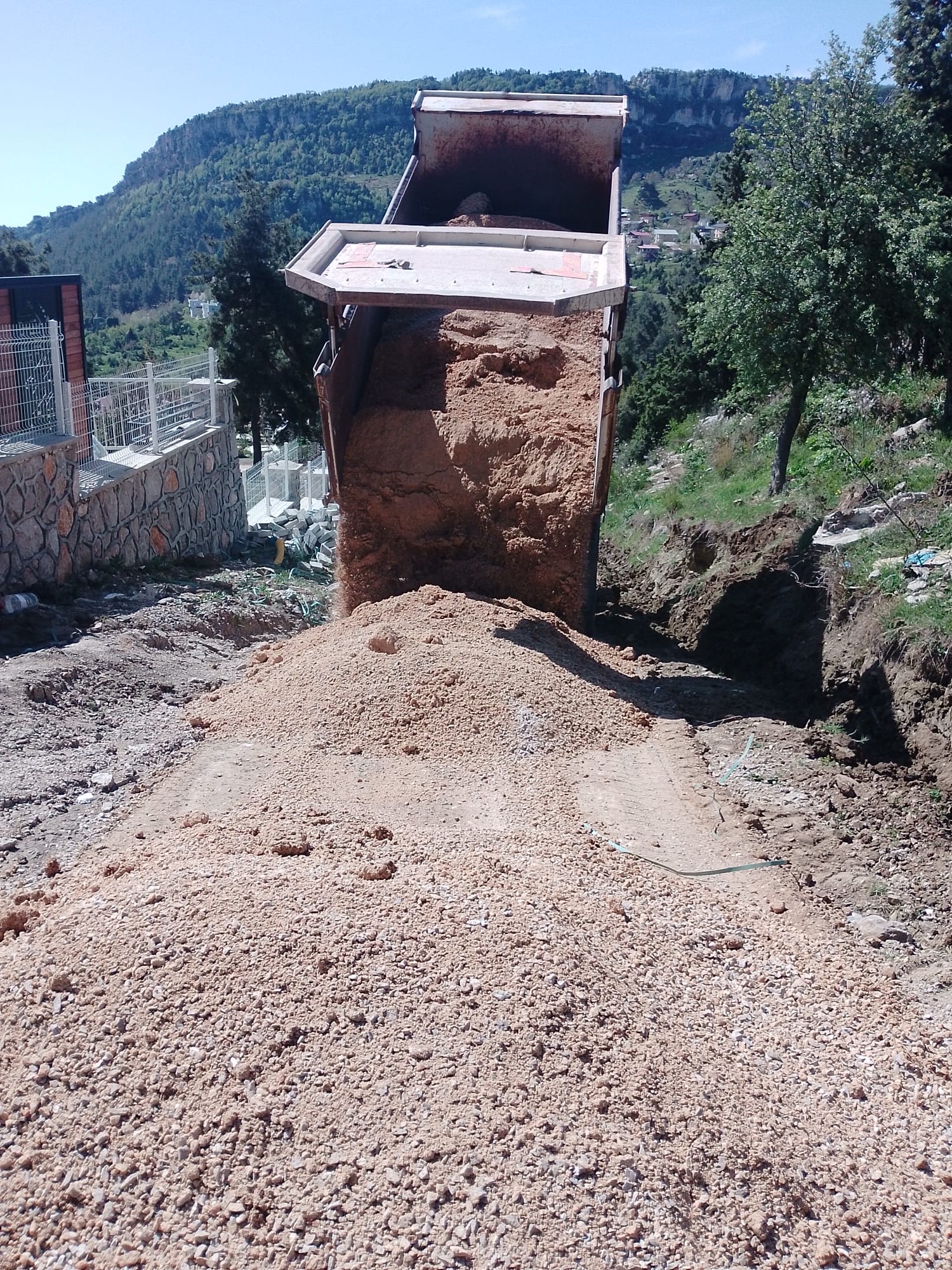 TOROSLAR BELEDİYESİNDEN YOLLARA YENİ DOKUNUŞ
