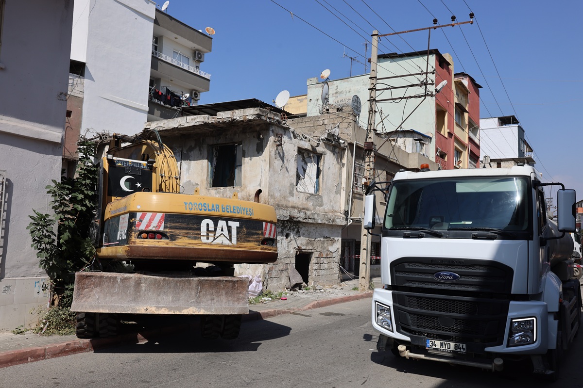 TOROSLAR’DA METRUK YAPILAR TEMİZLENİYOR - Görsel 3
