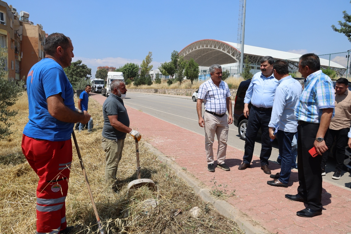 BAŞKAN YILDIZ, HALKKENT MAHALLESİ’NDE TEMİZLİK VE ÇEVRE DÜZENLEME ÇALIŞMALARINI İNCELEDİ