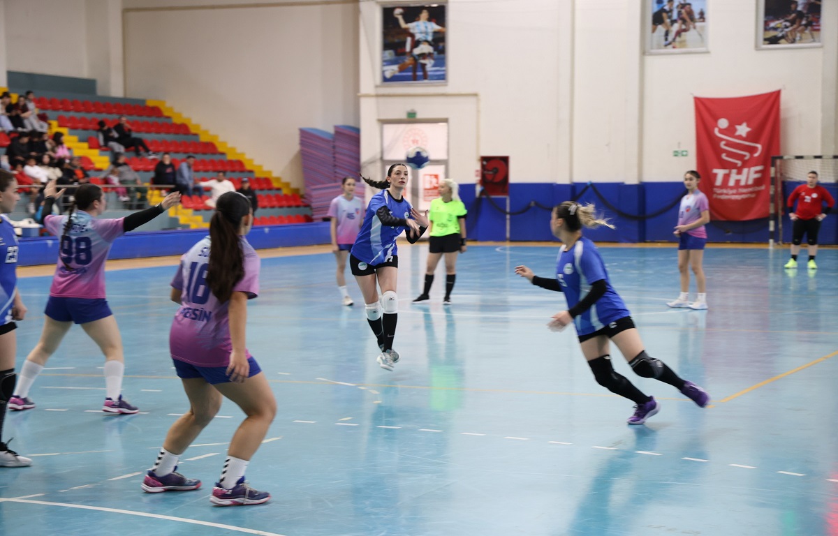 TOROSLAR’IN MELEKLERİ 8 MART’TA PARKEYE İNDİ