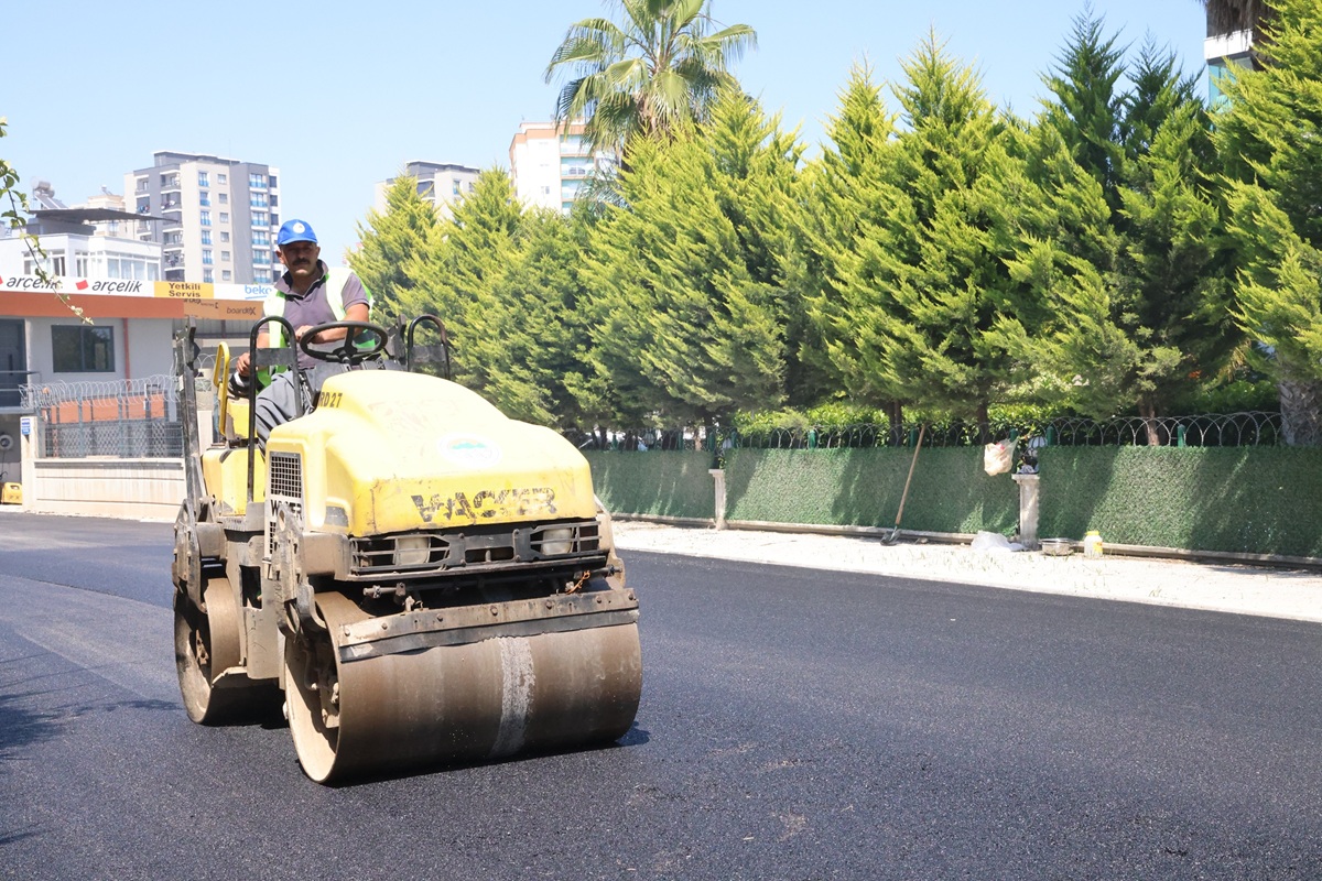 TOROSLAR’DA ASFALT VE YOL DÜZENLEME ÇALIŞMALARI SÜRÜYOR
