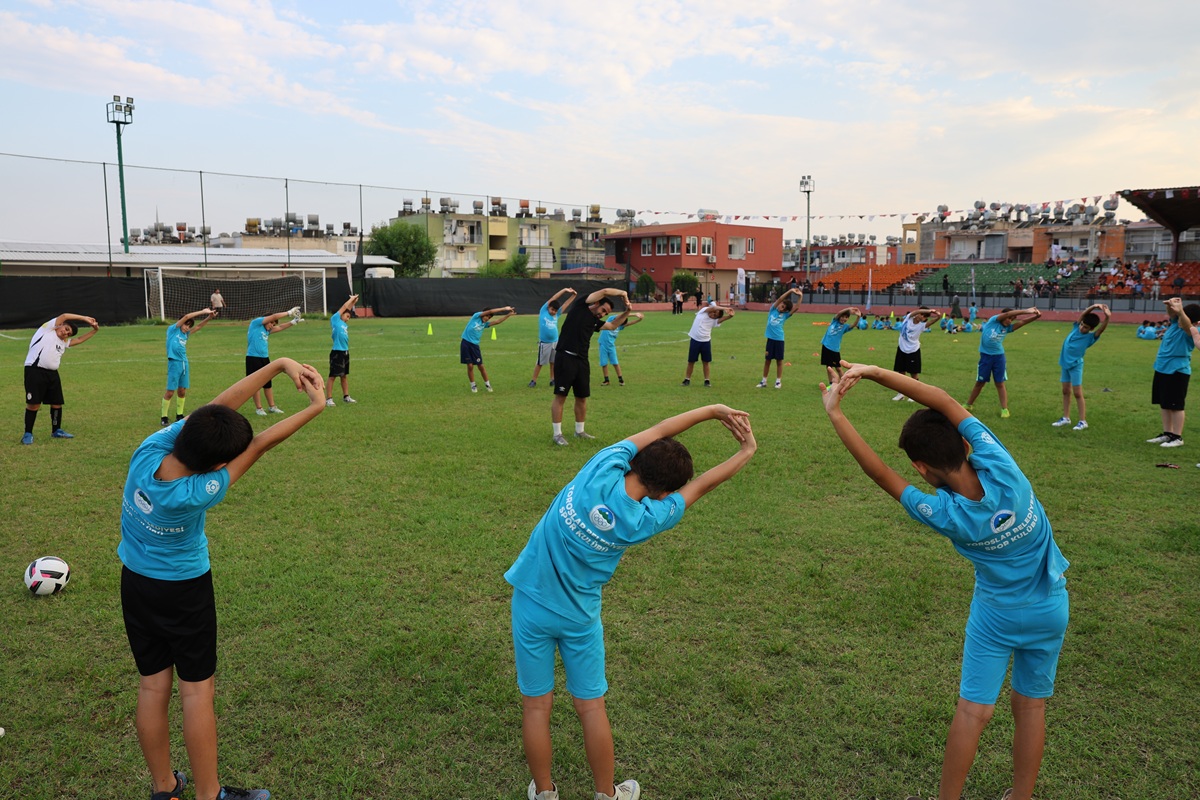 TOROSLAR BELEDİYESİ FUTBOL OKULUNDA SERTİFİKA HEYECANI - Görsel 3