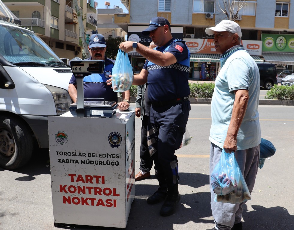 TOROSLAR ZABITASININ SEMT PAZARLARINDA UYGULADIĞI “TARTI KONTROL NOKTASI” TAM NOT ALDI
