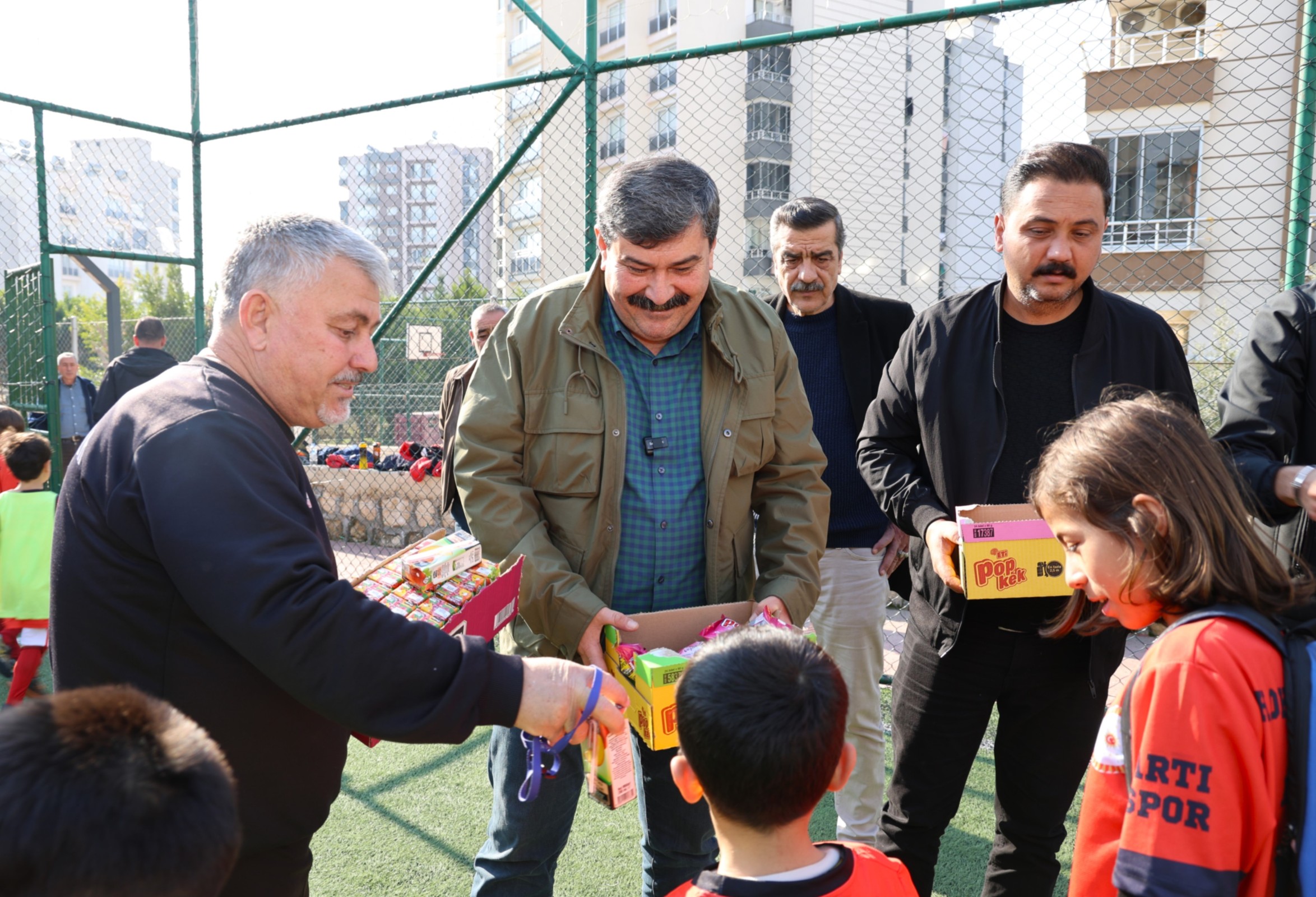 TOROSLAR BELEDİYESİNİN SPOR ALANLARI VATANDAŞIN HİZMETİNDE