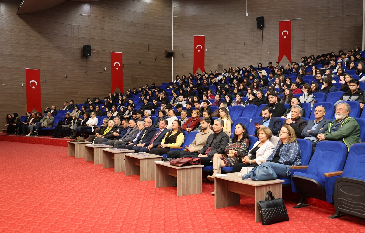 TOROSLAR’DA ÖĞRENCİLERE SİBER SUÇLAR VE DİJİTAL TEHLİKELER ANLATILDI