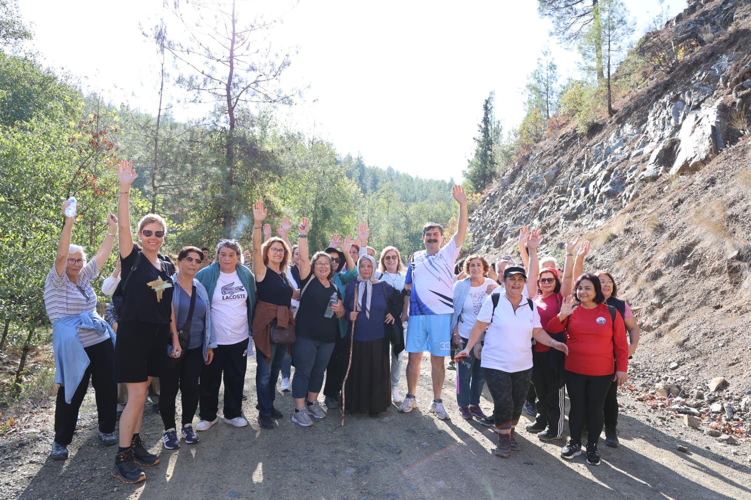 TOROSLAR’DA CUMHURİYET DOĞA YÜRÜYÜŞÜ COŞKUYLA GERÇEKLEŞTİ