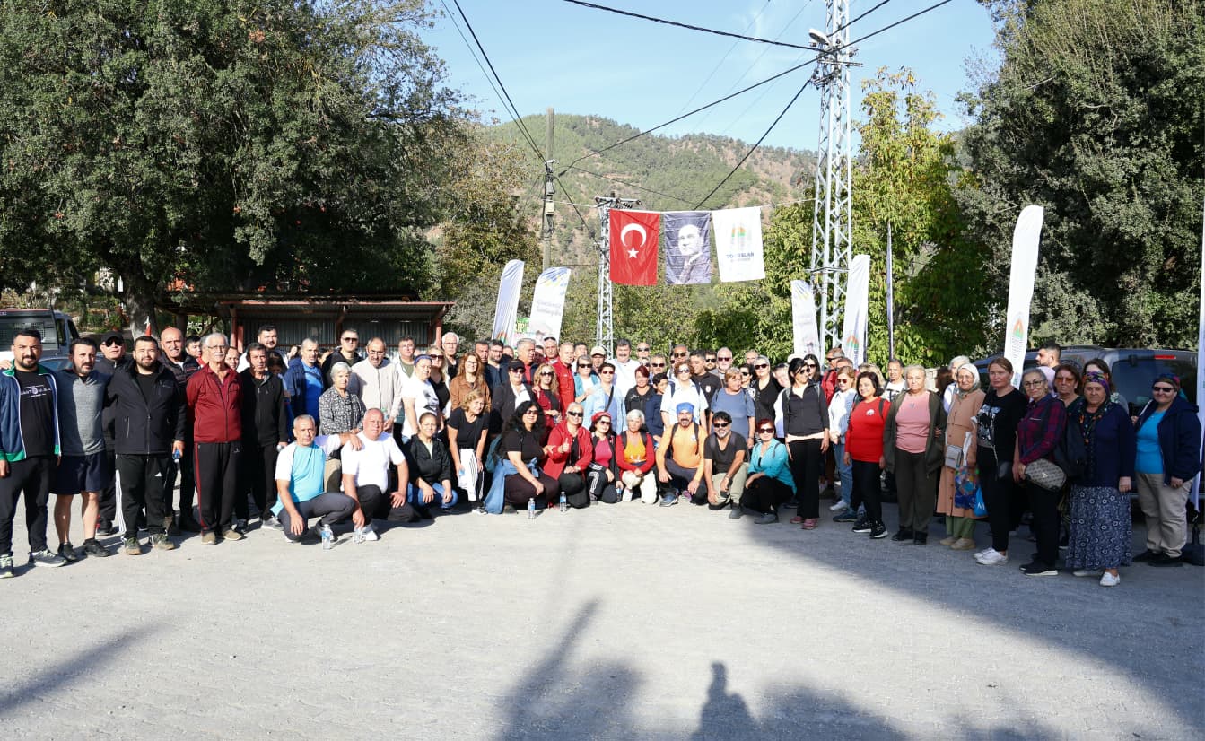 TOROSLAR’DA CUMHURİYET DOĞA YÜRÜYÜŞÜ COŞKUYLA GERÇEKLEŞTİ