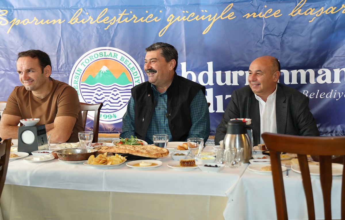 TOROSLAR’IN KADIN VOLEYBOL TAKIMINDAN GALİBİYET SEVİNCİ