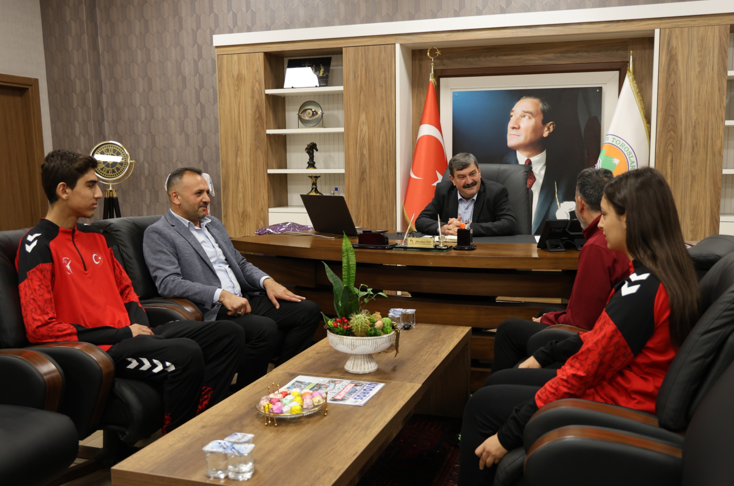ULUSLARARASI ARENADA ÇİFTE GURUR