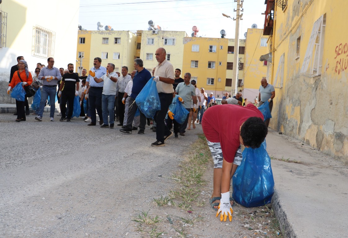 BAŞKAN YILDIZ, TEMİZLİK KAMPANYASI İÇİN YİNE SOKAKLARDAYDI