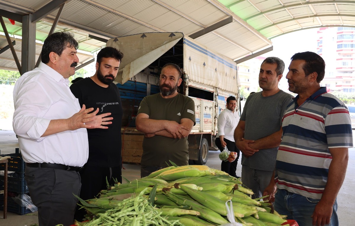 BAŞKAN YILDIZ, ÜRETİCİ VE KÖYLÜ PAZARINI GEZDİ