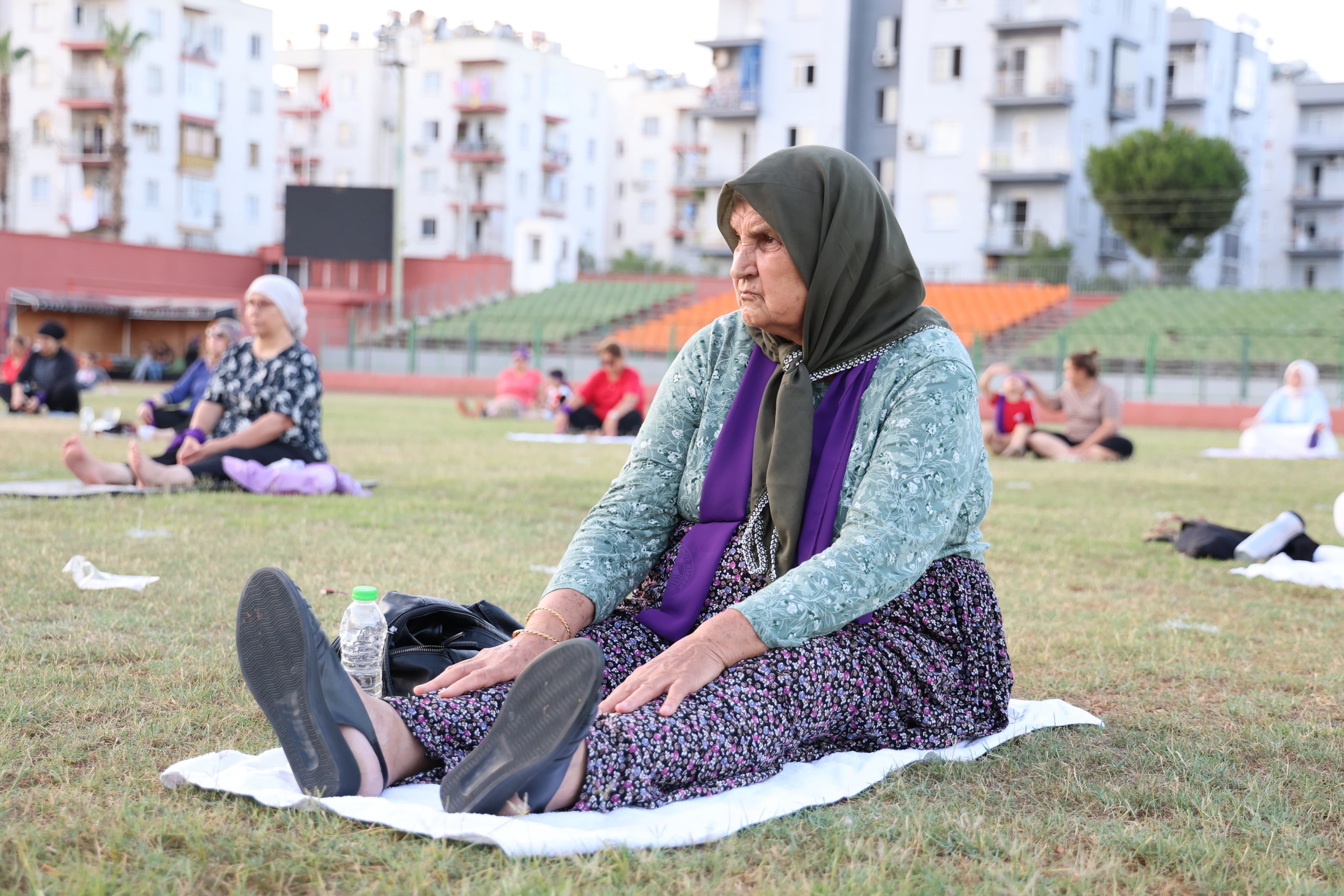 Toroslar’da 300 Kadın Yoga Yaptı