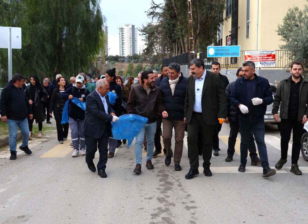 ARPAÇSAKARLAR MAHALLESİ’NDE KAPSAMLI TEMİZLİK ÇALIŞMASI YAPILDI