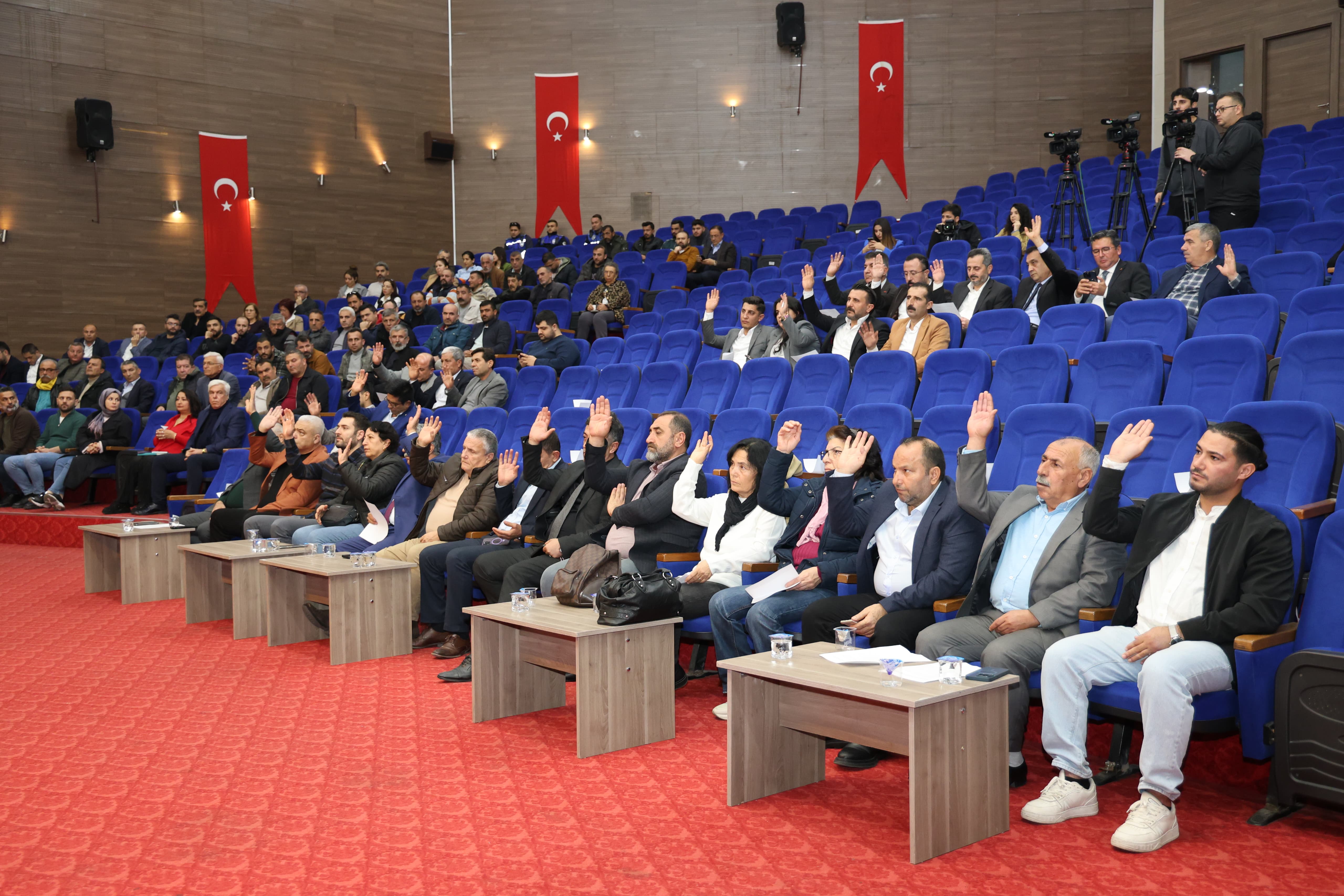 “TÜM SPOR TESİSLERİMİZ ÜCRETSİZ OLARAK HALKA AÇIK”