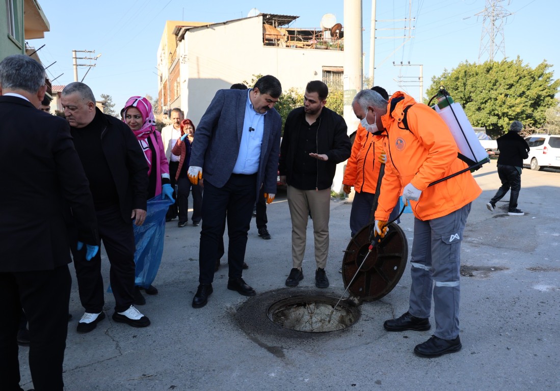 TOROSLAR BELEDİYESİ "MAHALLEDE TEMİZLİK VAR" KAMPANYASINA ÇAVUŞLU MAHALLESİ'NDE DEVAM ETTİ