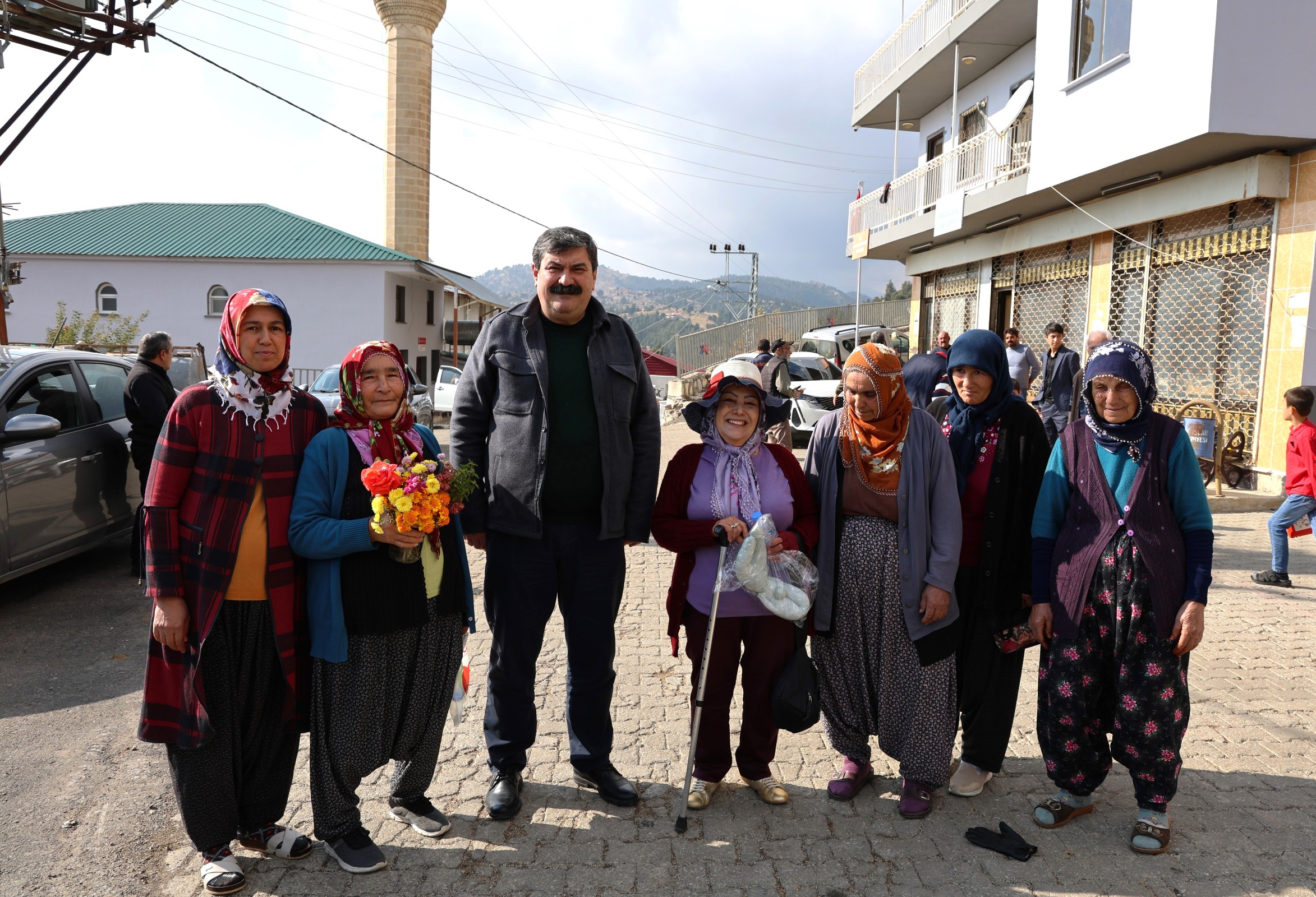 TOROSLAR BELEDİYE BAŞKANI YILDIZ EMEKÇİ KADINLAR GÜNÜNÜ KUTLADI