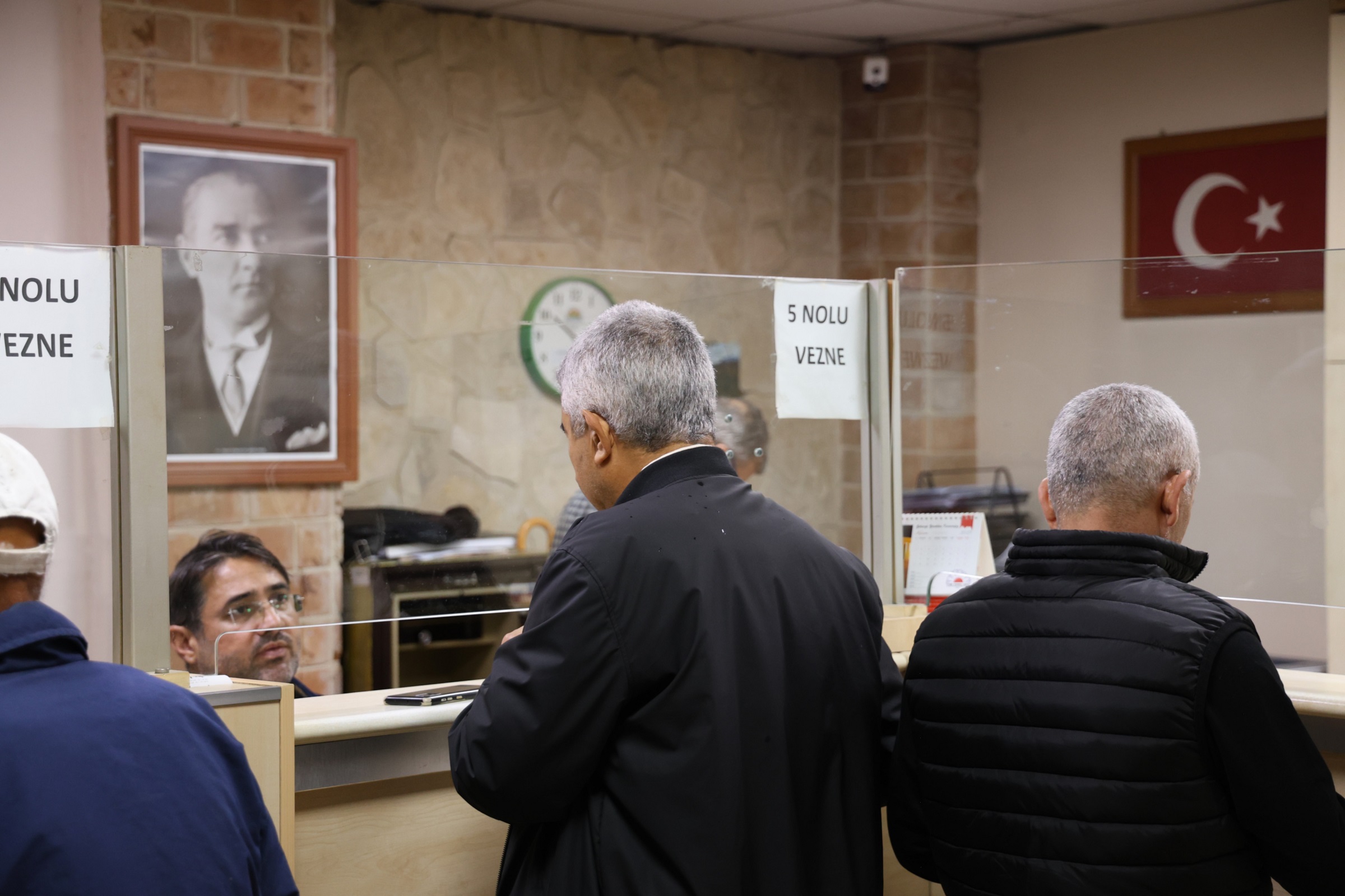 TOROSLAR BELEDİYESİNDEN HAFTA SONU MESAİSİ: VEZNELER AÇIK OLACAK