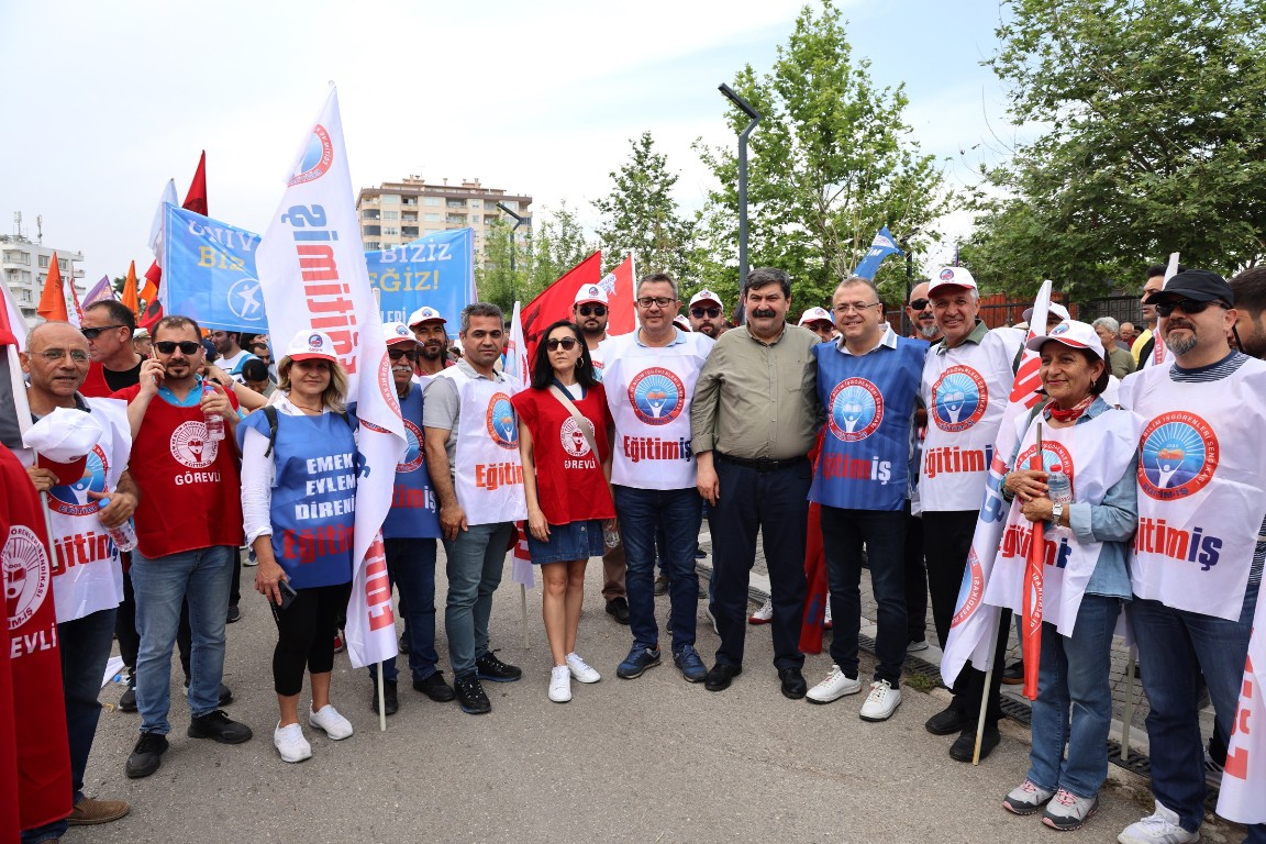 BAŞKAN YILDIZ, 1 MAYIS KUTLAMALARINA KATILDI