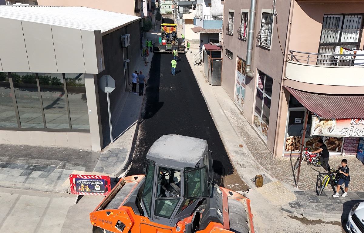 TOZKOPARAN’DA YILLARDIR BEKLENEN ASFALT ÇALIŞMASI TAMAMLANDI