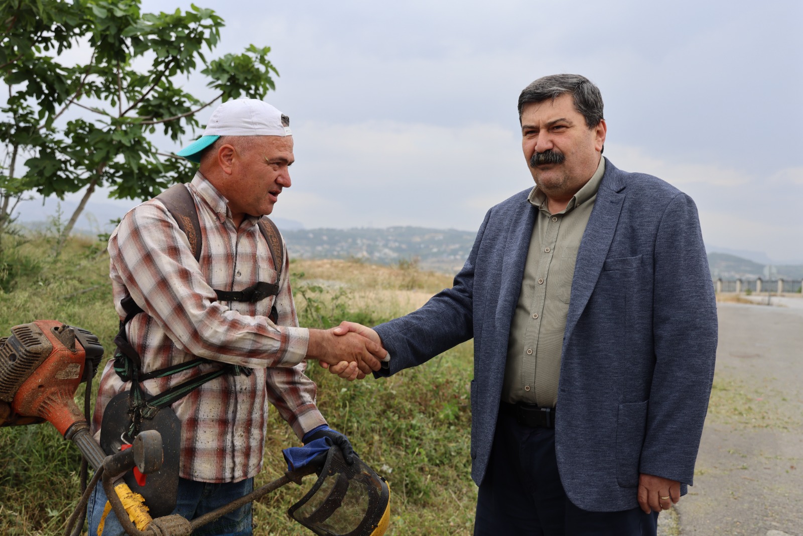 BAŞKAN YILDIZ, 1 MAYIS EMEK ve DAYANIŞMA GÜNÜ’NDE SAHA ÇALIŞMASI YAPAN PERSONELİYLE BİR ARAYA GELDİ