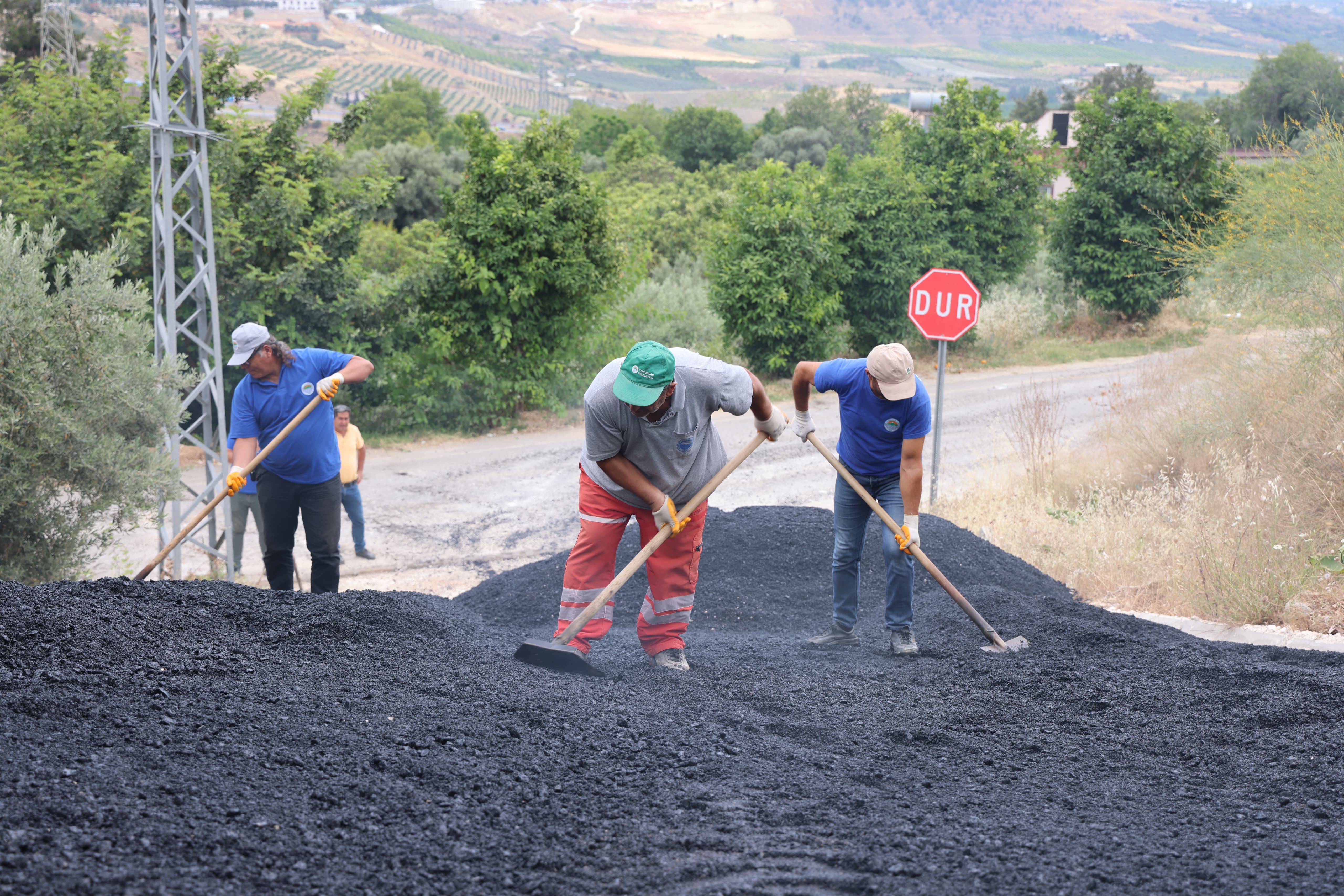 TOROSLAR’DA YOLLAR YENİLENİYOR