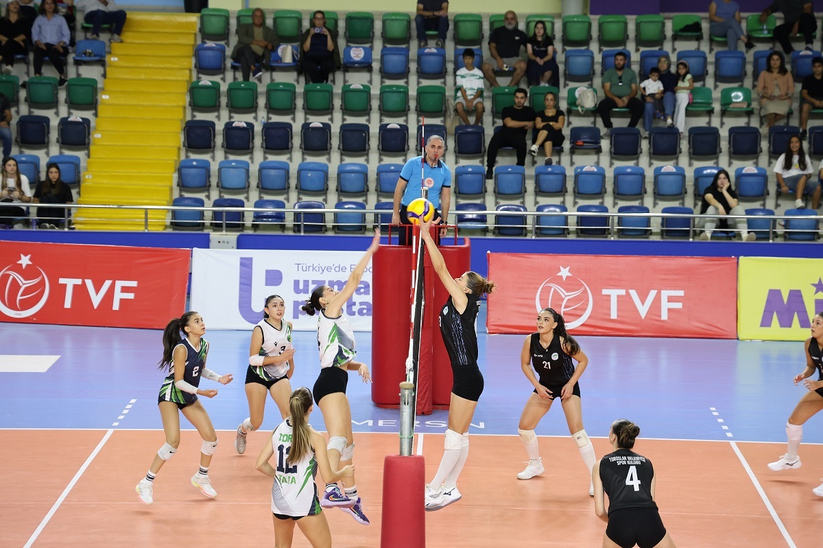 TOROSLAR’IN KADIN VOLEYBOL TAKIMI SEZONA GALİBİYETLE BAŞLADI - Görsel 9